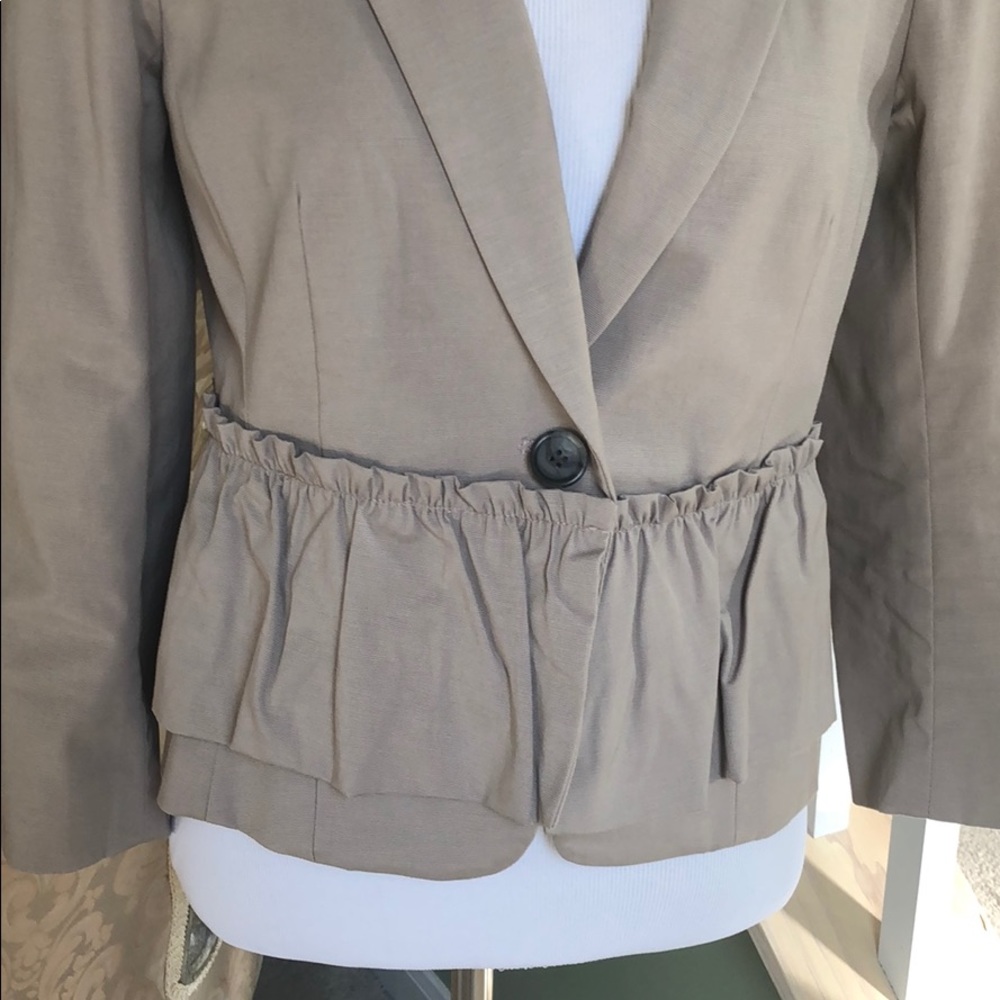 Loft Jacket - Picture 2 of 8